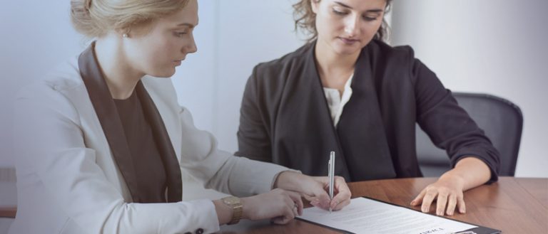 Read more about the article Kto ma prawo do mieszkania po śmierci męża?